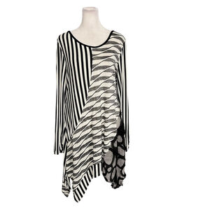 Aster by Firmiana Black White Striped Asymmetrical Hem Tunic Size Medium